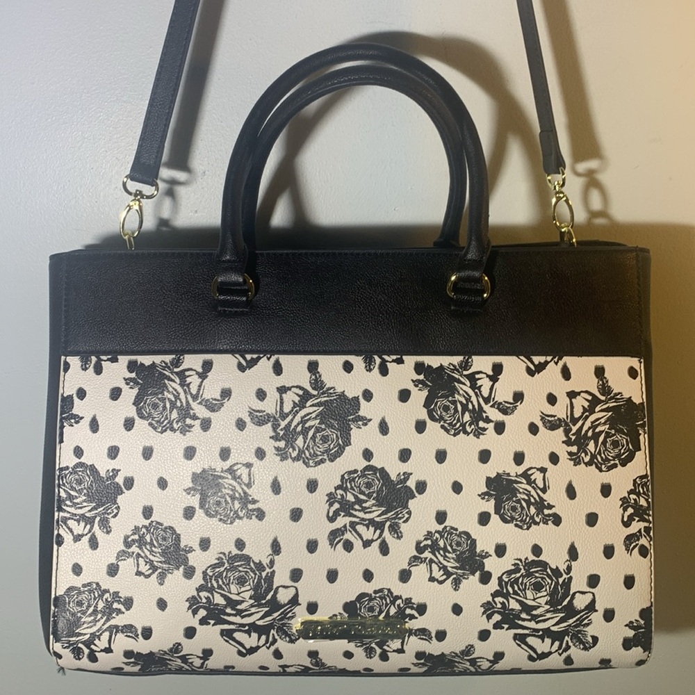 Betsey Johnson black & white with rose print and light blue bow trim - Picture 3 of 10